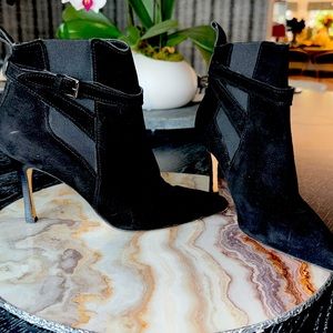 LManolo Blahnik high heel black suede bootie